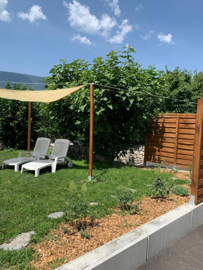 Appartement Avec Jacuzzi Hammam Sauna Privatise Au Rez De Chaussee Ds Maison A Voglans A 2 Kilometres Du Lac Du Bourget En Savoie Entre Chambery Et Aix Les Bains Cure Thermale 外观 照片