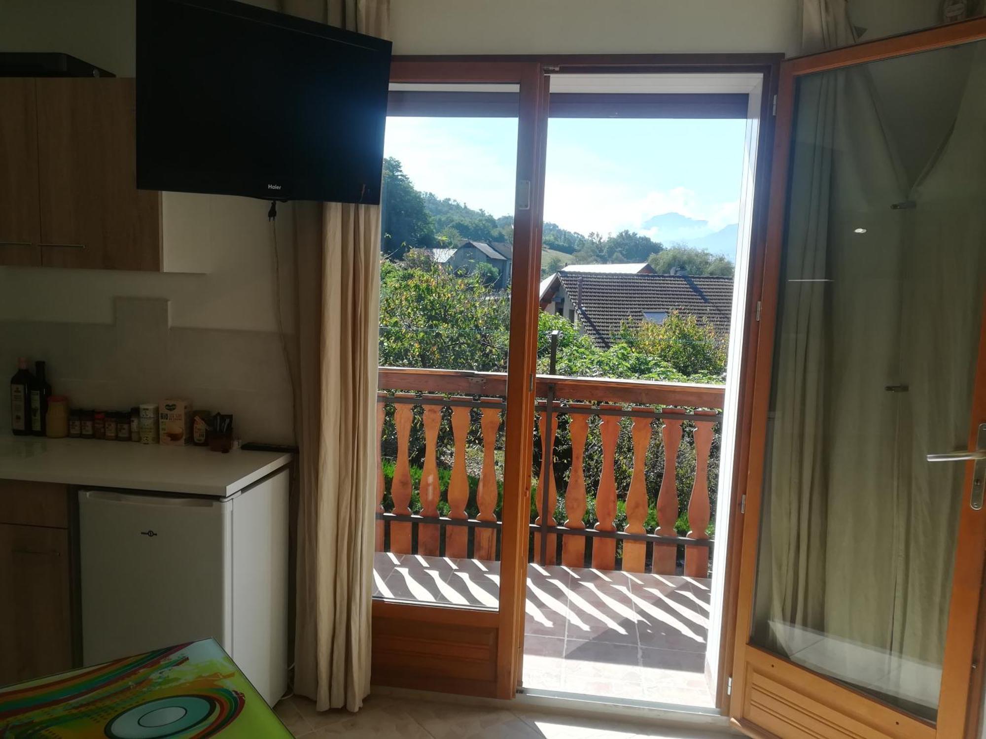 Appartement Avec Jacuzzi Hammam Sauna Privatise Au Rez De Chaussee Ds Maison A Voglans A 2 Kilometres Du Lac Du Bourget En Savoie Entre Chambery Et Aix Les Bains Cure Thermale 客房 照片